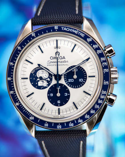 2025 Omega Speedmaster "Silver Snoopy Award" 42MM Silver Dial Textile Strap (310.32.42.50.02.001)