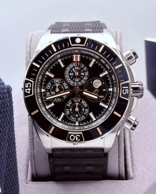 Breitling Super Chronomat  Four Year Calendar 44MM Black Dial Rubber Strap (I19320)