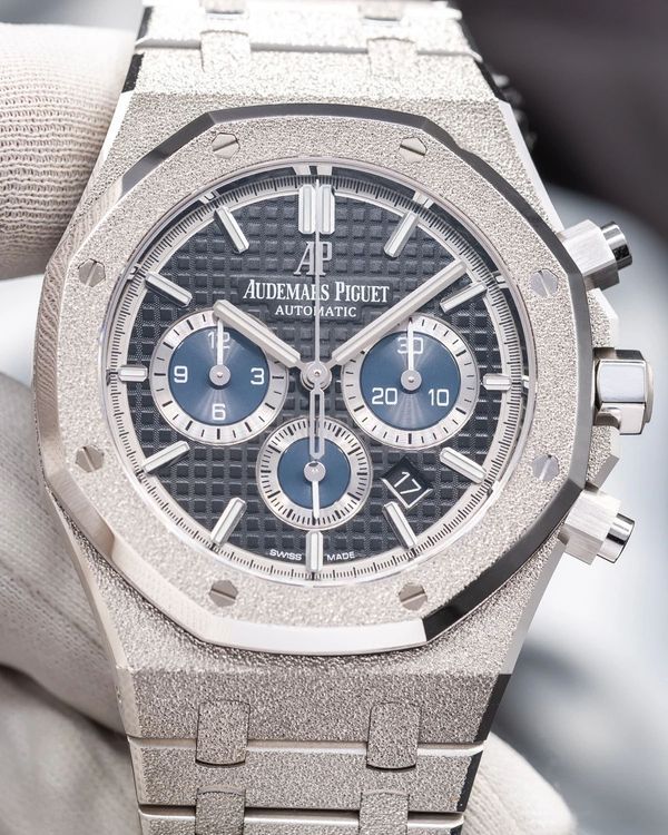 2021 Audemars Piguet Royal Oak "Frosted" 41MM Black Dial White Gold Bracelet (26331BC.GG.1224BC.03)