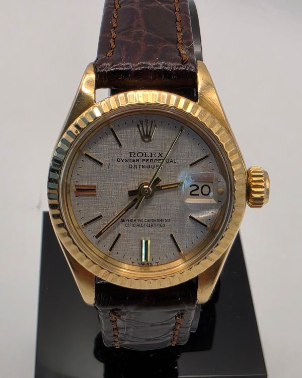 Rolex Lady Oyster Perpetual Lady Date 26MM Silver "Linen" Dial Aftermarket Leather Strap (6717)