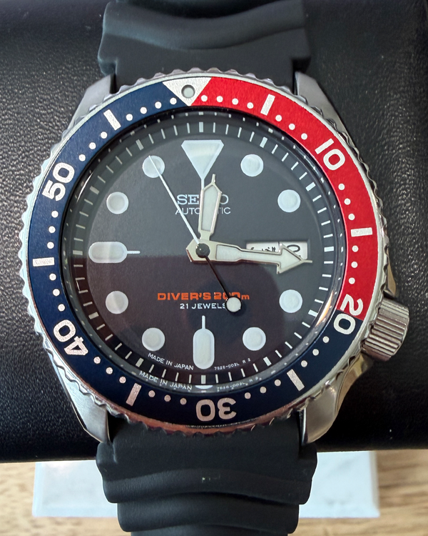 No Reserve - Seiko Diver "Pepsi" 42MM Black Dial Rubber Strap (SKX009J1)