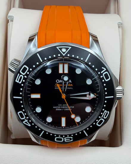 No Reserve - 2026 Omega Seamaster Diver 300M 42MM Black Dial Rubber Strap (210.32.42.20.01.006)