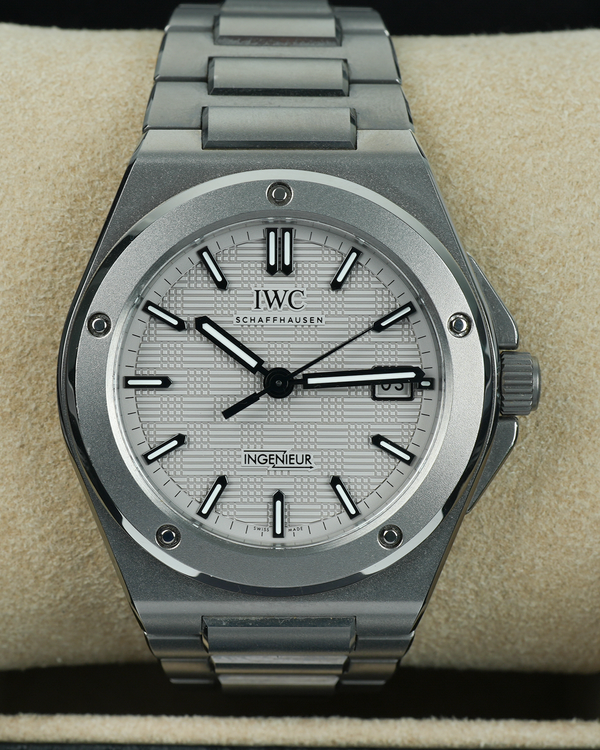 2024 IWC Schaffhausen Ingenieur 40MM Grey Dial Titanium Bracelet (IW328904)