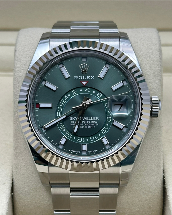 Rolex Sky-Dweller (520)