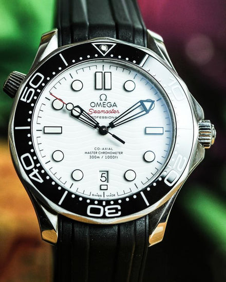 No Reserve - 2023 Omega Seamaster Diver 300M 42MM White Dial Rubber Strap (210.32.42.20.04.001)