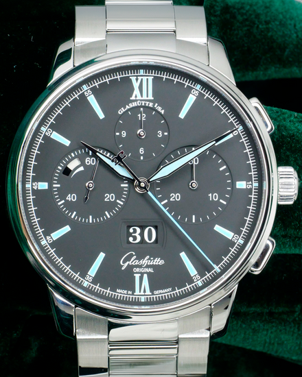 Glashütte Original Senator Chronograph Panorama Date 42MM Black Dial Steel Bracelet (1-37-01-03-02-71)