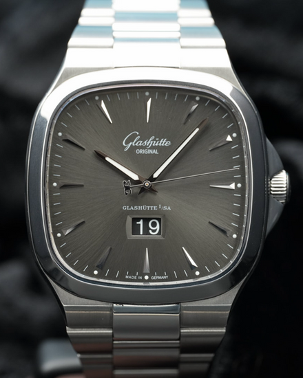 2020 Glashütte Original Seventies Panorama Date 40MM Grey Dial Steel Bracelet (2-39-47-12-12-14)