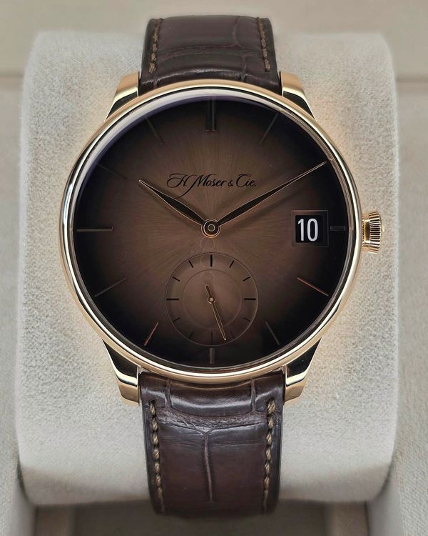 H. Moser & Cie Venturer Big Date 41.5MM Rose Gold "Fumé" Dial Leather Strap (2100-0401)
