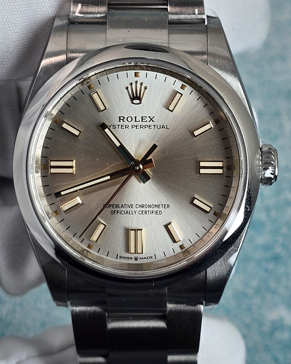 Rolex Oyster Perpetual (126000)