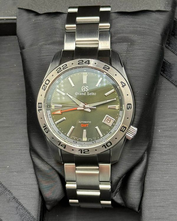 2022 Grand Seiko Sport GMT 40.5MM Green Dial Steel Bracelet (SBGM247G)