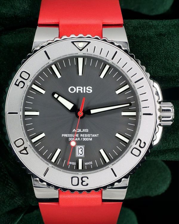 Oris Aquis Date "Relief" 43.5MM Grey Dial Rubber Strap (01 733 7730 4153)