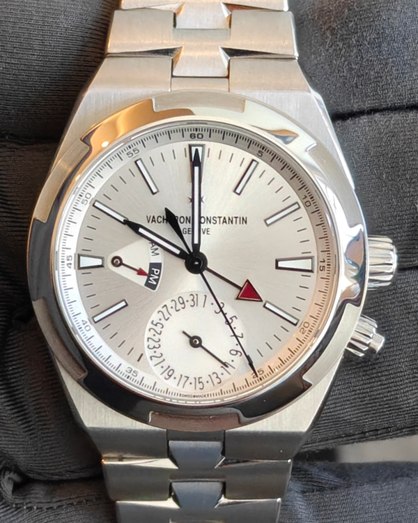 2022 Vacheron Constantin Overseas 41MM Silver Dial Steel Bracelet (7900V/110A)