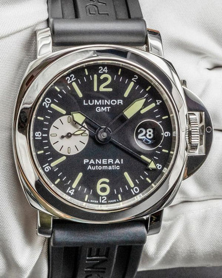 2015 Panerai Luminor GMT 44MM Black Dial Rubber Strap (PAM00088)