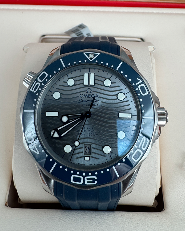 2019 Omega Seamaster Diver 300M 42MM Grey Dial Rubber Strap (210.30.42.20.06.001)