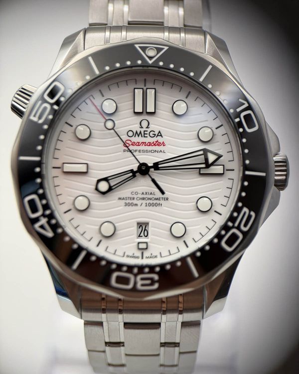 2024 Omega Seamaster Diver 300M 42MM White Dial Steel Bracelet (210.30.42.20.04.001)