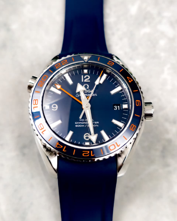 2020 Omega Seamaster Planet Ocean 600M "GoodPlanet" GMT 43.5MM Blue Dial Rubber Strap (232.32.44.22.03.001)