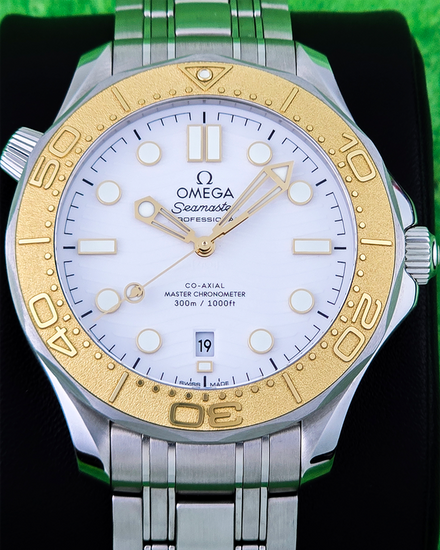 No Reserve - 2024 Omega Seamaster Diver 300M "Paris 2024" S.E. 42MM White Dial Steel Bracelet (522.21.42.20.04.001)