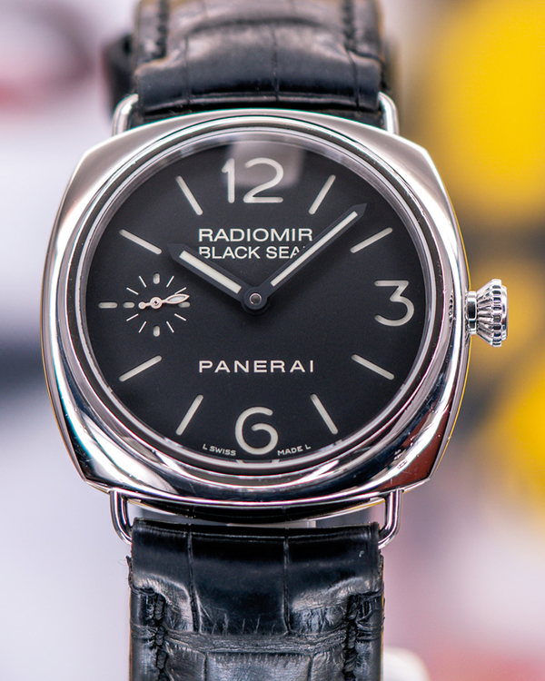 2009 Panerai Radiomir Black Seal 45MM Black Dial Leather Strap (PAM00183)