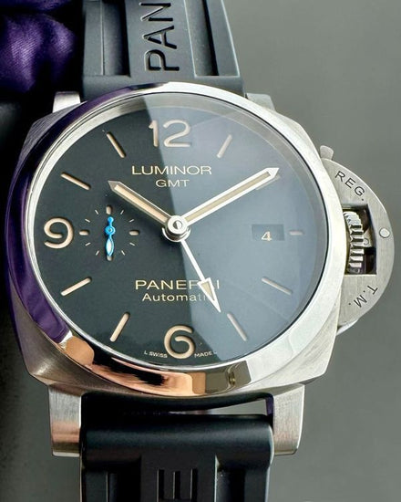 2019 Panerai Luminor 1950 3 Days GMT 44MM Black Dial Rubber Strap (PAM01320)