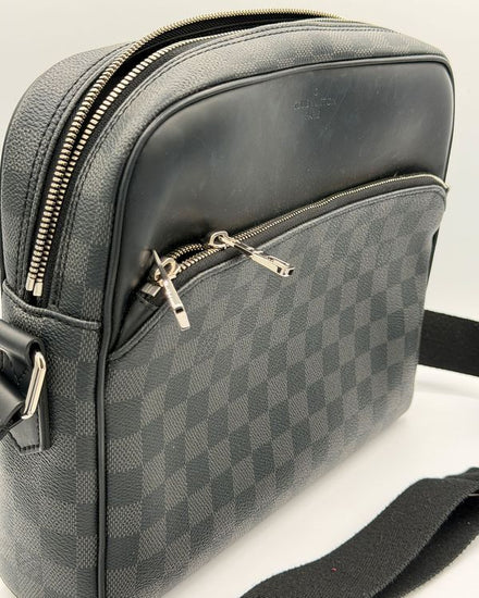 Louis Vuitton Accesories Dayton Reporter MM Damier Graphite 2.75 x 10.62 x 9.44IN Steel Hardware Leather Strap (Graphite Messenger)