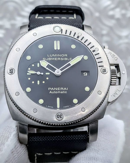 2010 Panerai Submersible 1950 3 Days 47MM Black Dial Leather Strap (PAM00305)