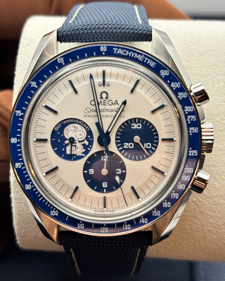 2025 Omega Speedmaster "Silver Snoopy Award" 42MM Silver Dial Textile Strap (310.32.42.50.02.001)