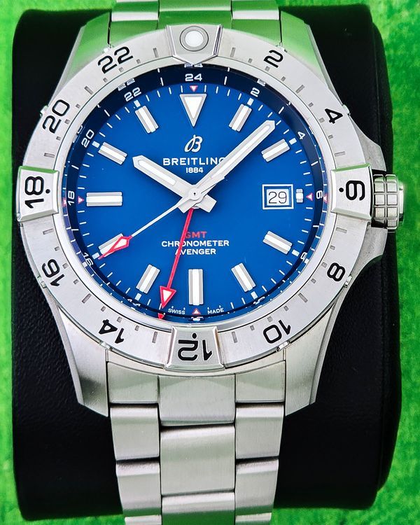 Breitling Avenger (A32320)