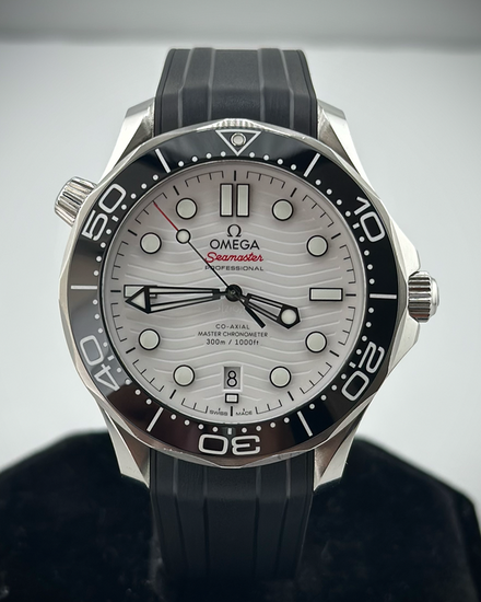 2023 Omega Seamaster Diver 300M 42MM White Dial Rubber Strap (210.32.42.20.04.001)