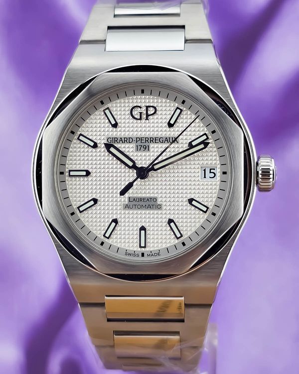 Girard Perregaux Laureato (81010-11-131-11A)