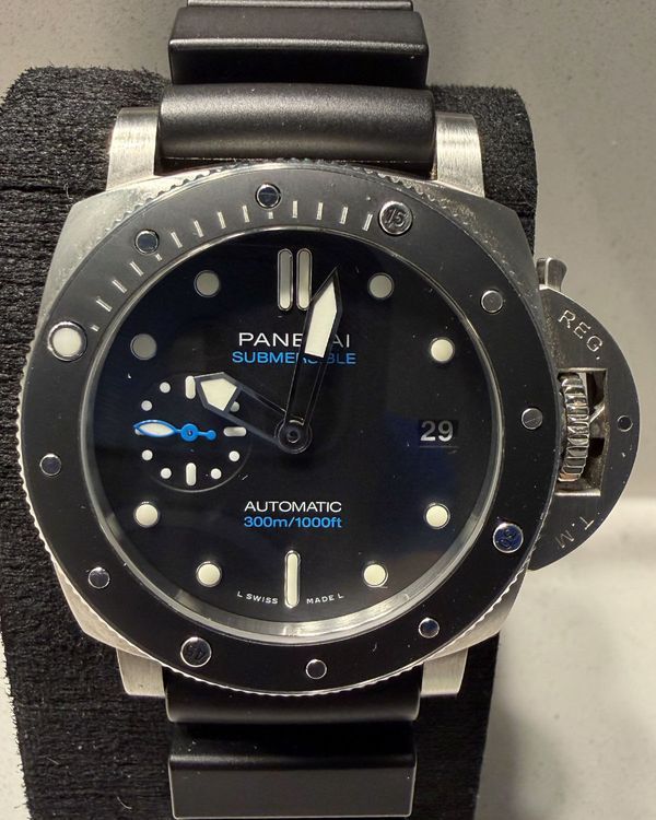 No Reserve - 2019 Panerai Submersible 42MM Black Dial Rubber Strap (PAM00683)