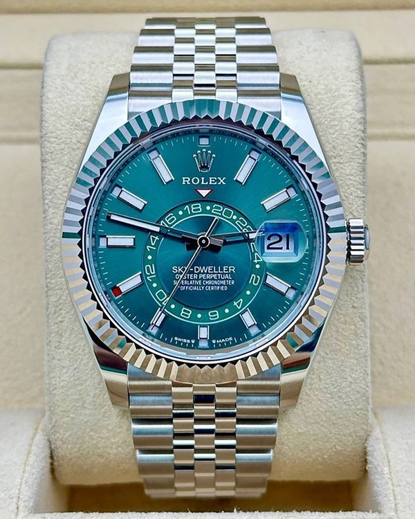 Rolex Sky-Dweller (520)