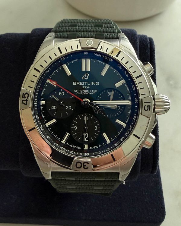 Breitling Chronomat B01 42MM Green Dial Rubber Strap (AB0134101L2S1)
