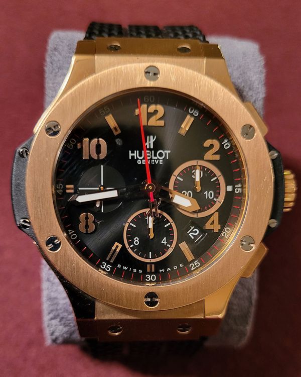 2015 Hublot Big Bang Original Chronograph 18k Rose Gold 44MM Black Dial Rubber Strap (301.PX.130.RX)