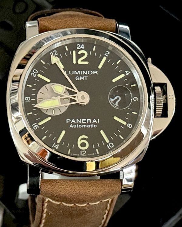 2012 Panerai Luminor GMT 44MM Black Dial Leather Strap (PAM00088)