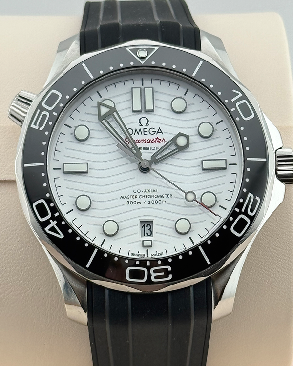 2022 Omega Seamaster Diver 300M 42MM White Dial Rubber Strap (210.32.42.20.04.001)