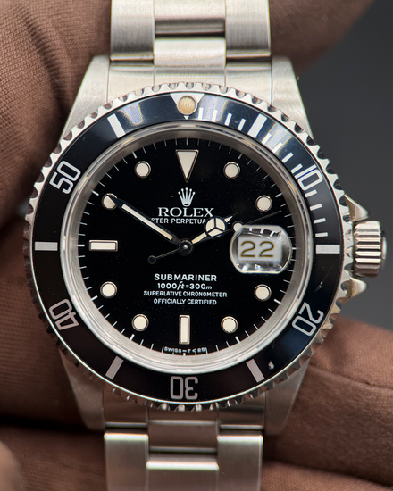 Rolex Submariner Date 40MM Black Dial Oyster Bracelet (16610)