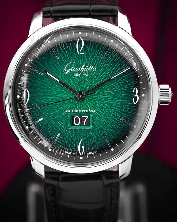 2019 Glashütte Original Sixties Panorama Date 42MM Green Dial Leather Strap (2-39-47-04-02-04)