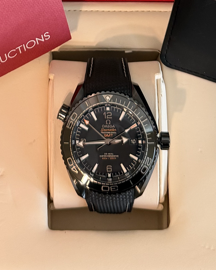 2018 Omega Seamaster Planet Ocean 600M GMT "Deep Black" 45.5MM Black Dial Rubber Strap (215.92.46.22.01.001)