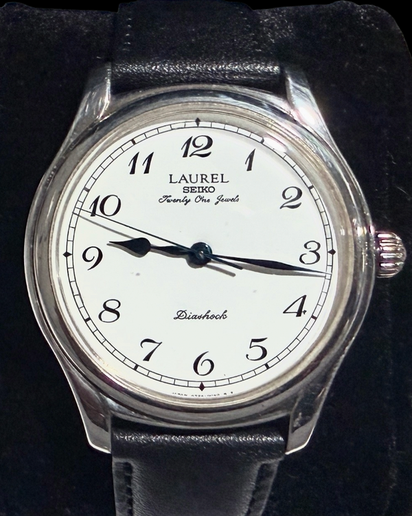 1975 Seiko Vintage Laurel 37MM White Porcelain Dial Leather Strap (LJAL601 / 4S24-0040)