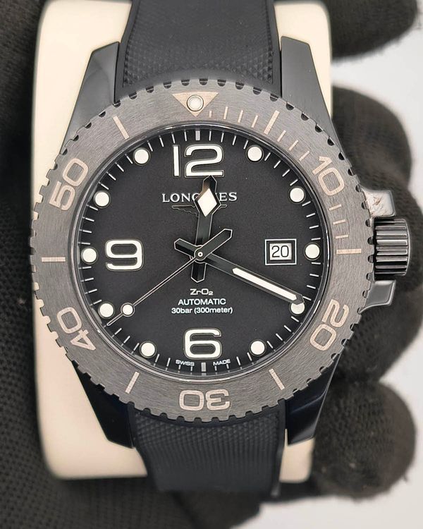 2023 Longines HydroConquest 43MM Black Dial Rubber Strap (L3.784.4.59.9)