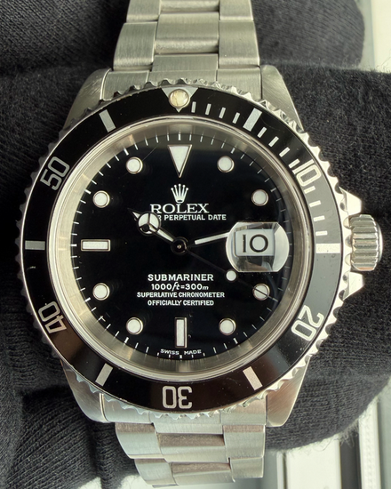 No Reserve - 1999 Rolex Submariner Date 40MM Black Dial Oyster Bracelet (16610)