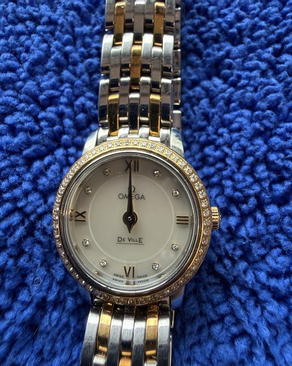 Omega De Ville Prestige 27.4mm Mother of Pearl Diamond Dial Diamond Bezel Two-Tone Bracelet (424.25.27.60.55.001)