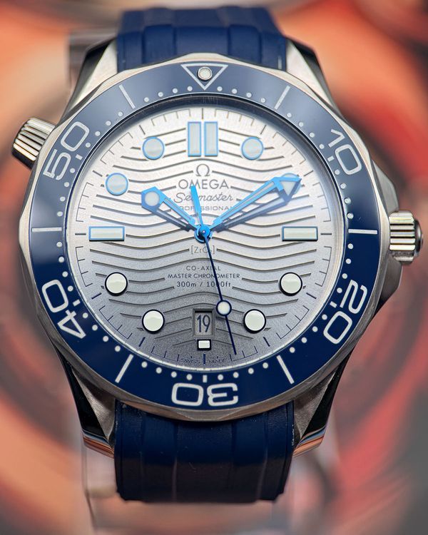 No Reserve - 2022 Omega Seamaster Diver 300M 42MM Grey Dial Rubber Strap (210.32.42.20.06.001)
