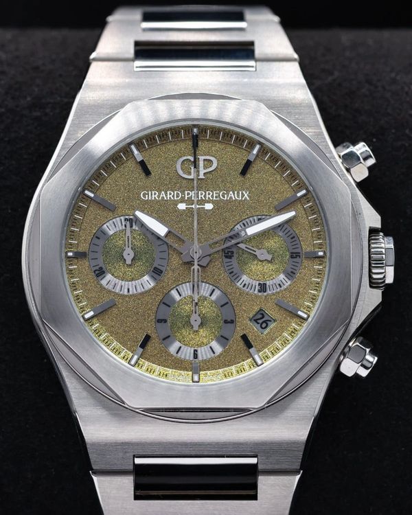 2025 Girard Perregaux Laureato 42MM Green Dial Titanium Bracelet  (81020-21-3398-1CM)