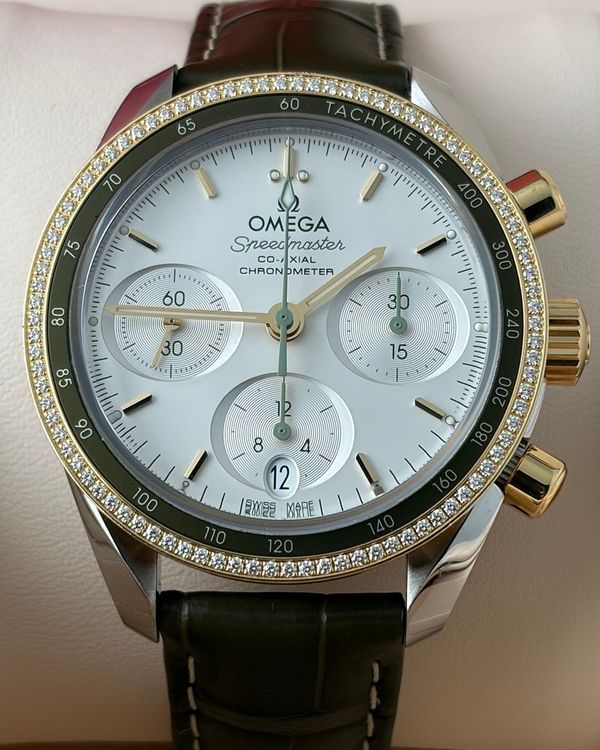 2025 Omega Speedmaster 38MM Silver Dial Leather Strap (324.28.38.50.02.001)