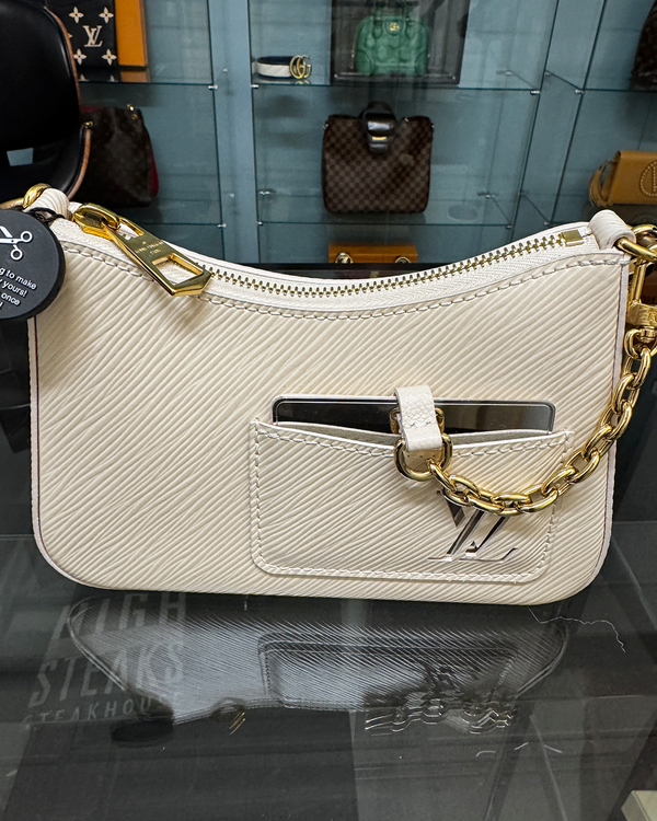 Louis Vuitton Accessories Marelle Quartz 7.75 x 2.5 x 4.5IN Leather Gold-Toned Hardware Leather Strap (Marelle Quartz)