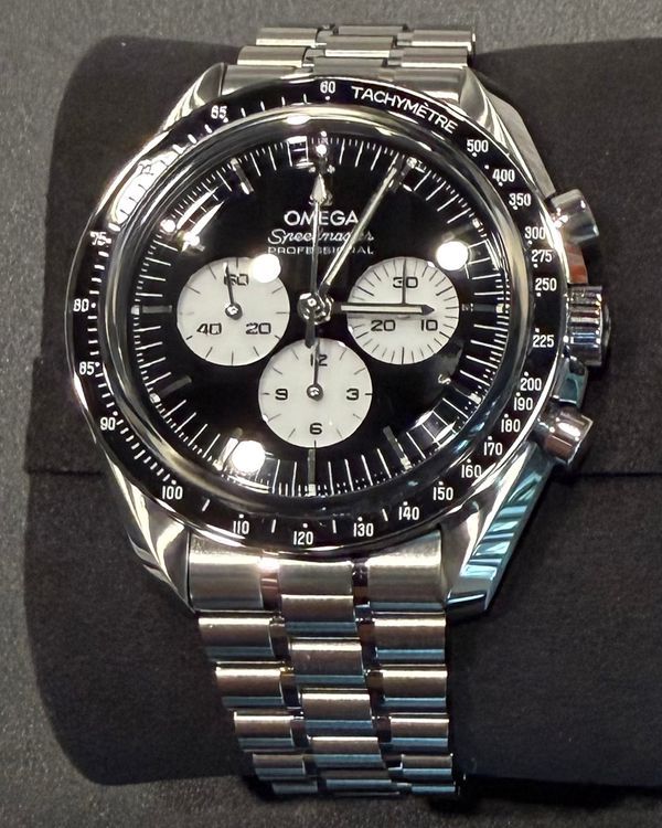 2026 Omega Speedmaster Professional Moonwatch 42MM Black Dial Steel Bracelet (310.30.42.50.01.004)