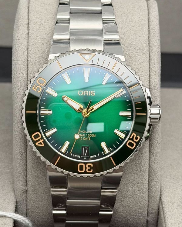 2026 Oris Aquis Date Calibre 400 41.5MM Green Dial Steel Bracelet (01 400 7769 4127)