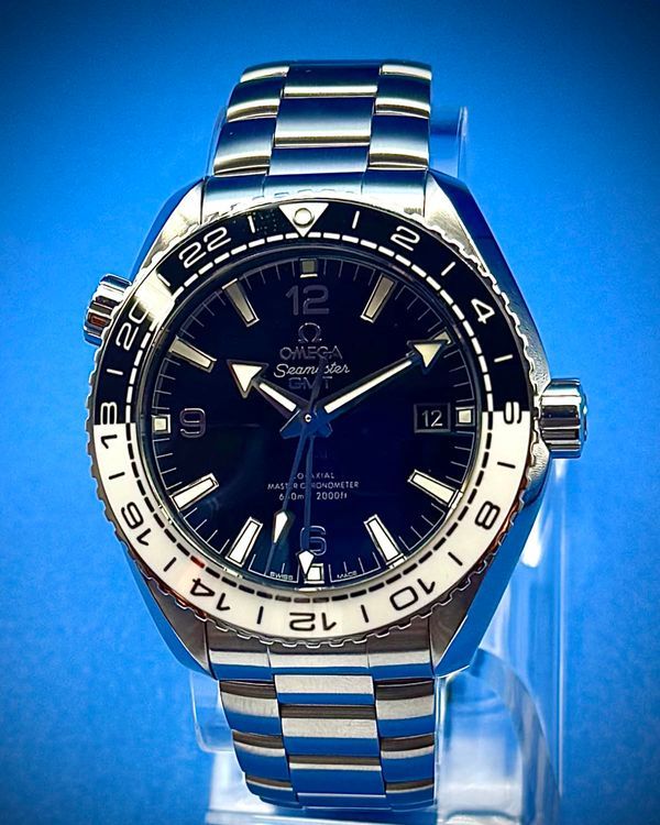 2024 Omega Seamaster Planet Ocean "Oreo" 600M 43.5MM Black Dial Steel Bracelet (215.30.44.22.01.001)