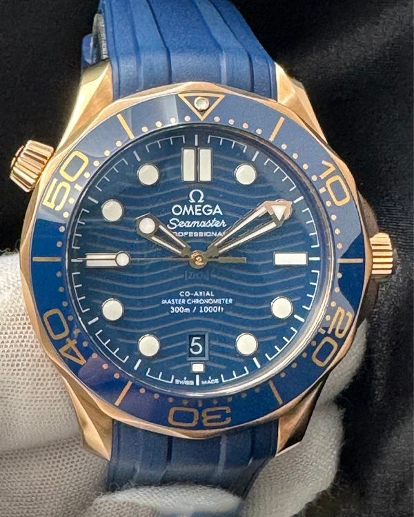 2020 Omega Seamaster Diver 300M 42MM Blue Dial Rubber Strap (210.62.42.20.03.001)